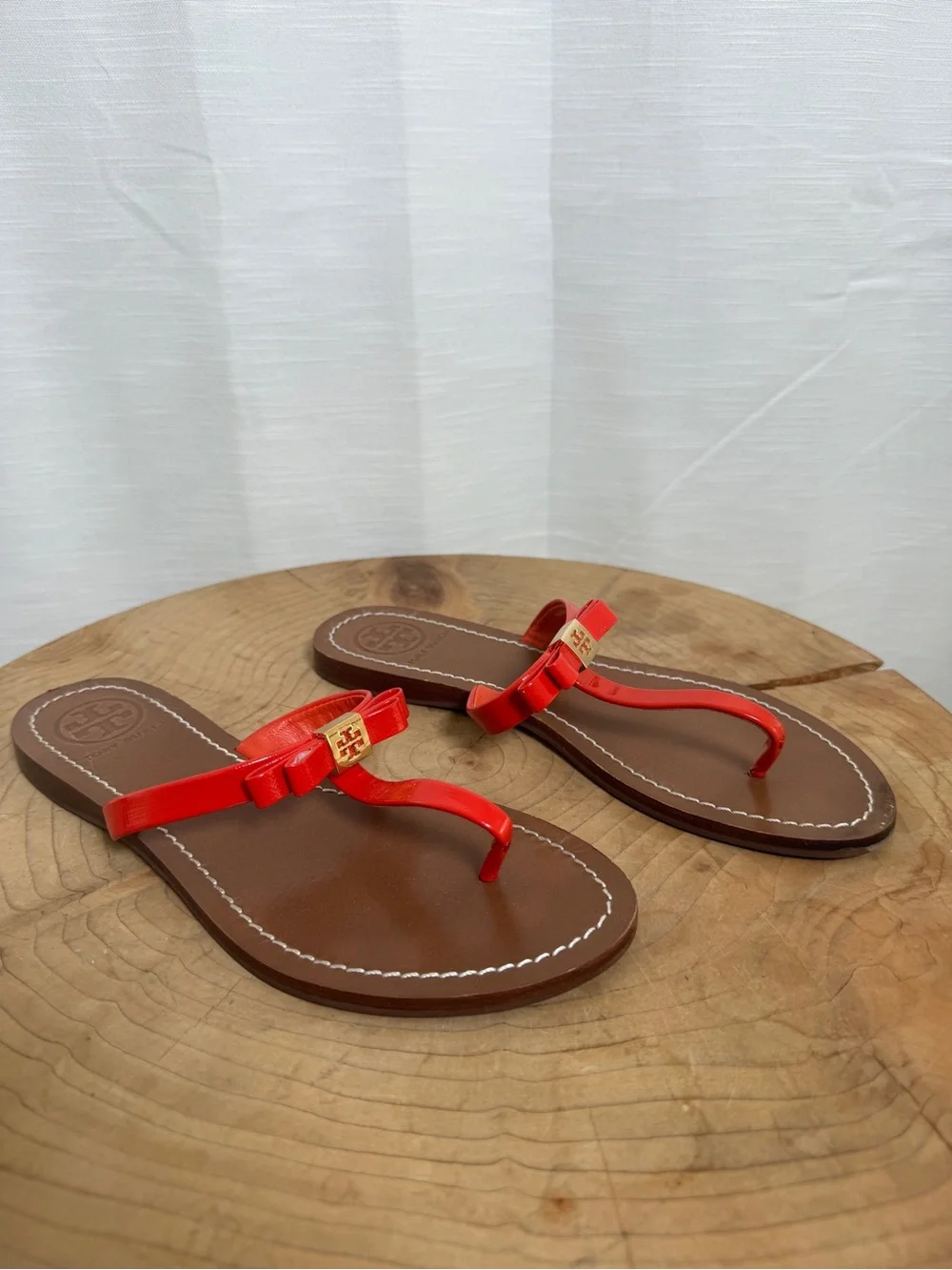TORY BURCH Red Orange Patent Bow Sandals | Size 7.5